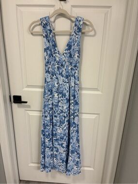 Abercrombie and Fitch Blue and White Floral Maxi Dress